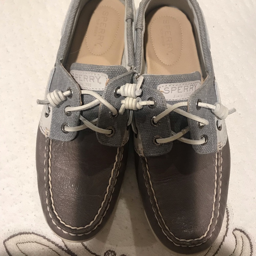 Grey sperrys never worn! A little narrow for me